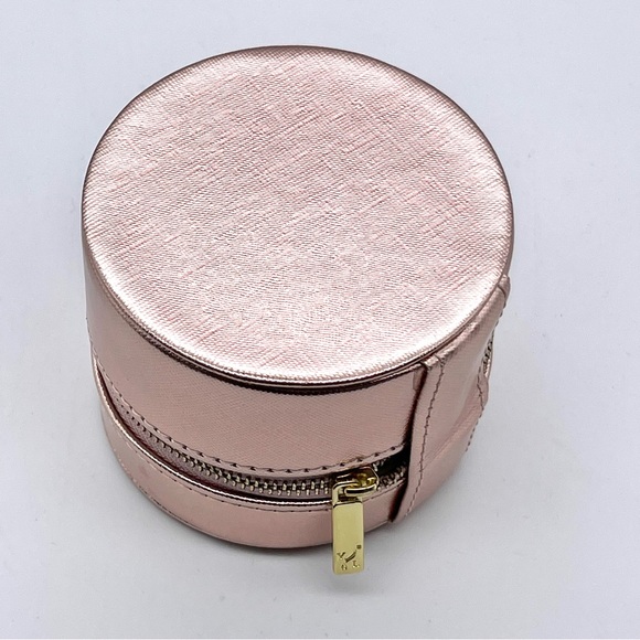 Young Living Essential Oils Pink Rose Gold Round Travel Case for 5 ml Bottles - Picture 9 of 12